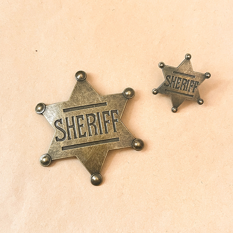 Broche de Badge en métal de Zo - Nick'S Jewelry & Watches Reviews avis et prix