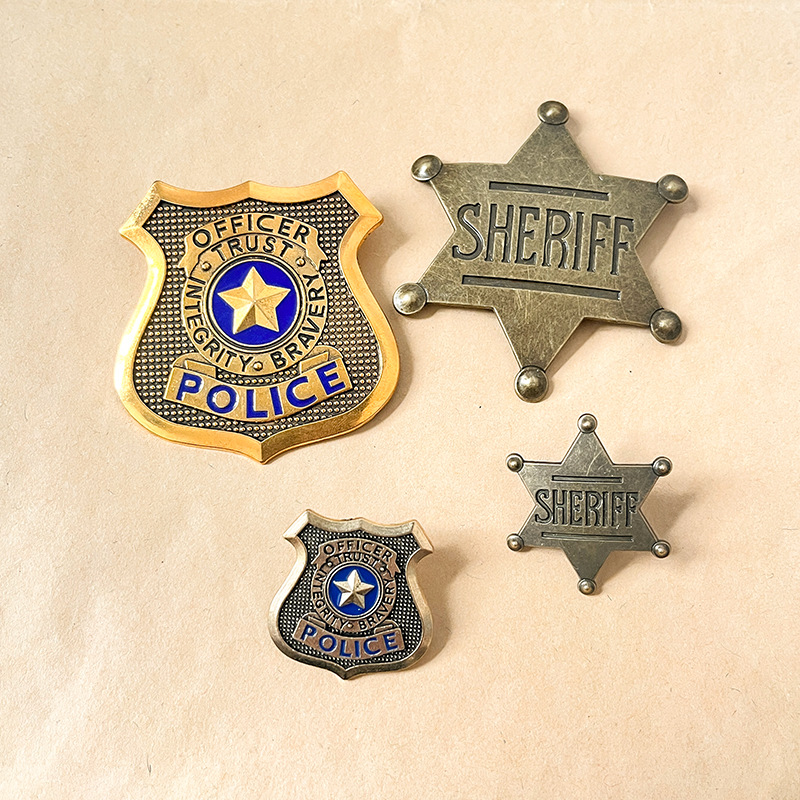 Broche de Badge en métal de Zo - Nick'S Jewelry & Watches Reviews avis et prix