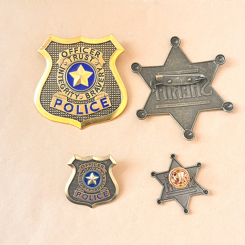 Broche de Badge en métal de Zo - Nick'S Jewelry & Watches Reviews avis et prix