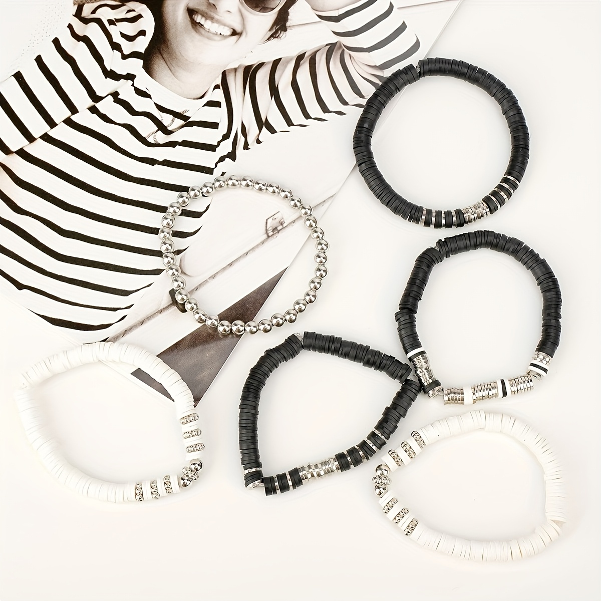 Ensemble de 3000 perles en arg - Fine Jewelry & Watches Photos avis et prix