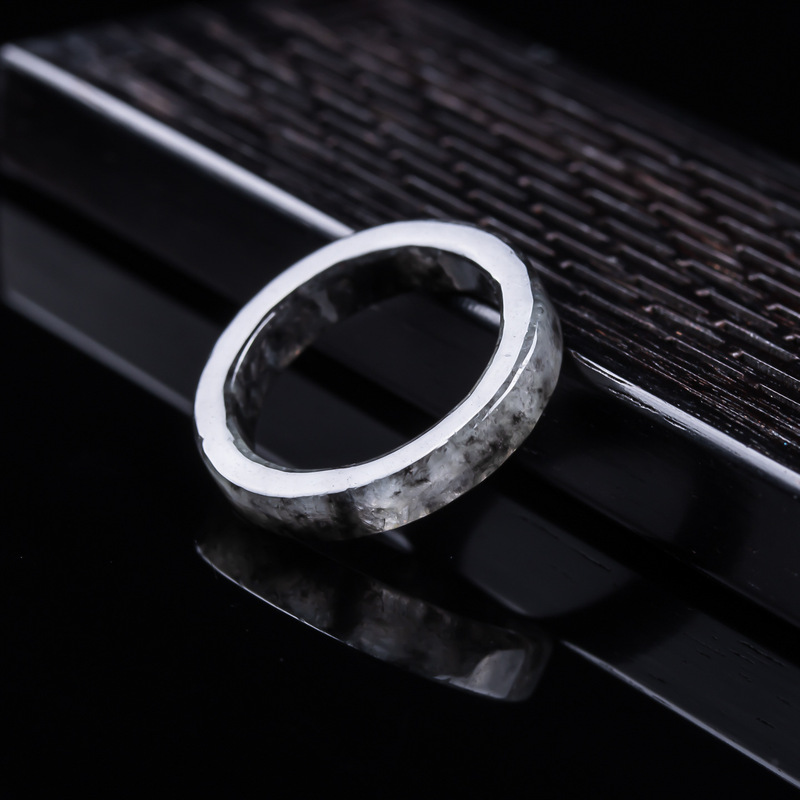Bague en jadéite noire de Birm - Jewelry & Watches Review avis et prix